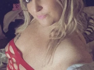 Blonde_Macey