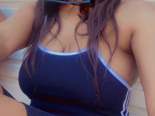 HornyBigPussylips