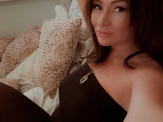 HotMilfLucyUK