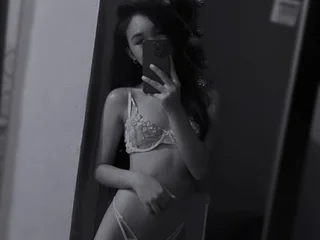 PETITENICHOLE
