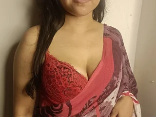 SanihaaHot