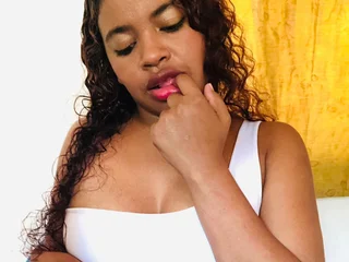 brunetteh_69