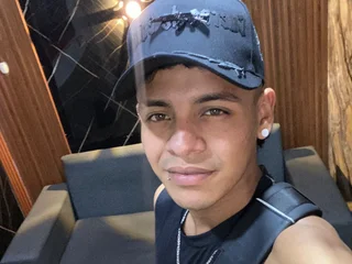 leo_hot21